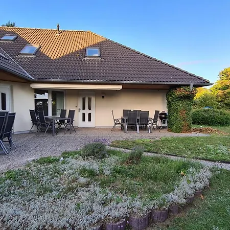 Haus 5 Elemente- Raum Mit Terrasse, Bio-kamin Und 2 Schlafzimmer