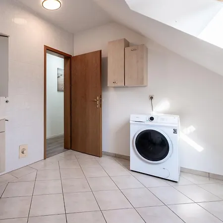 Haus 5 Elemente- Raum Mit Terrasse, Bio-kamin Und 2 Schlafzimmer Daire