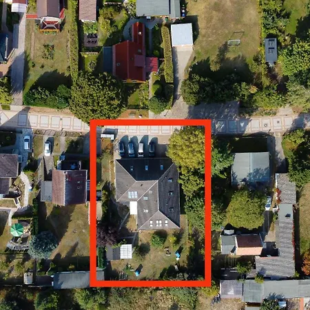 Haus 5 Elemente- Raum Mit Terrasse, Bio-kamin Und 2 Schlafzimmer Apartment